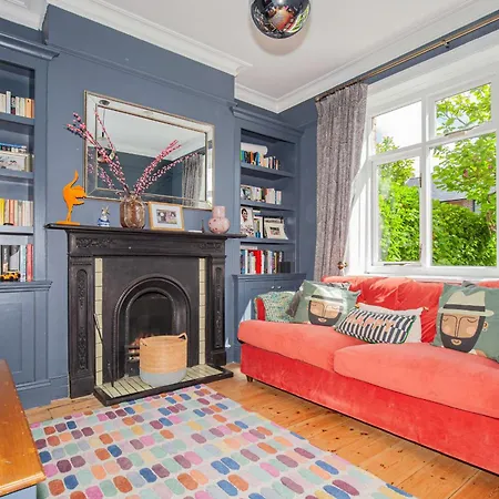 Charming 3bd Oasis 3 Min Walk From Beach Front! * Dublin