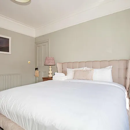 Charming 3bd Oasis 3 Min Walk From Beach Front! Vakantiehuis