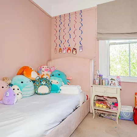 Charming 3bd Oasis 3 Min Walk From Beach Front! * Dublin